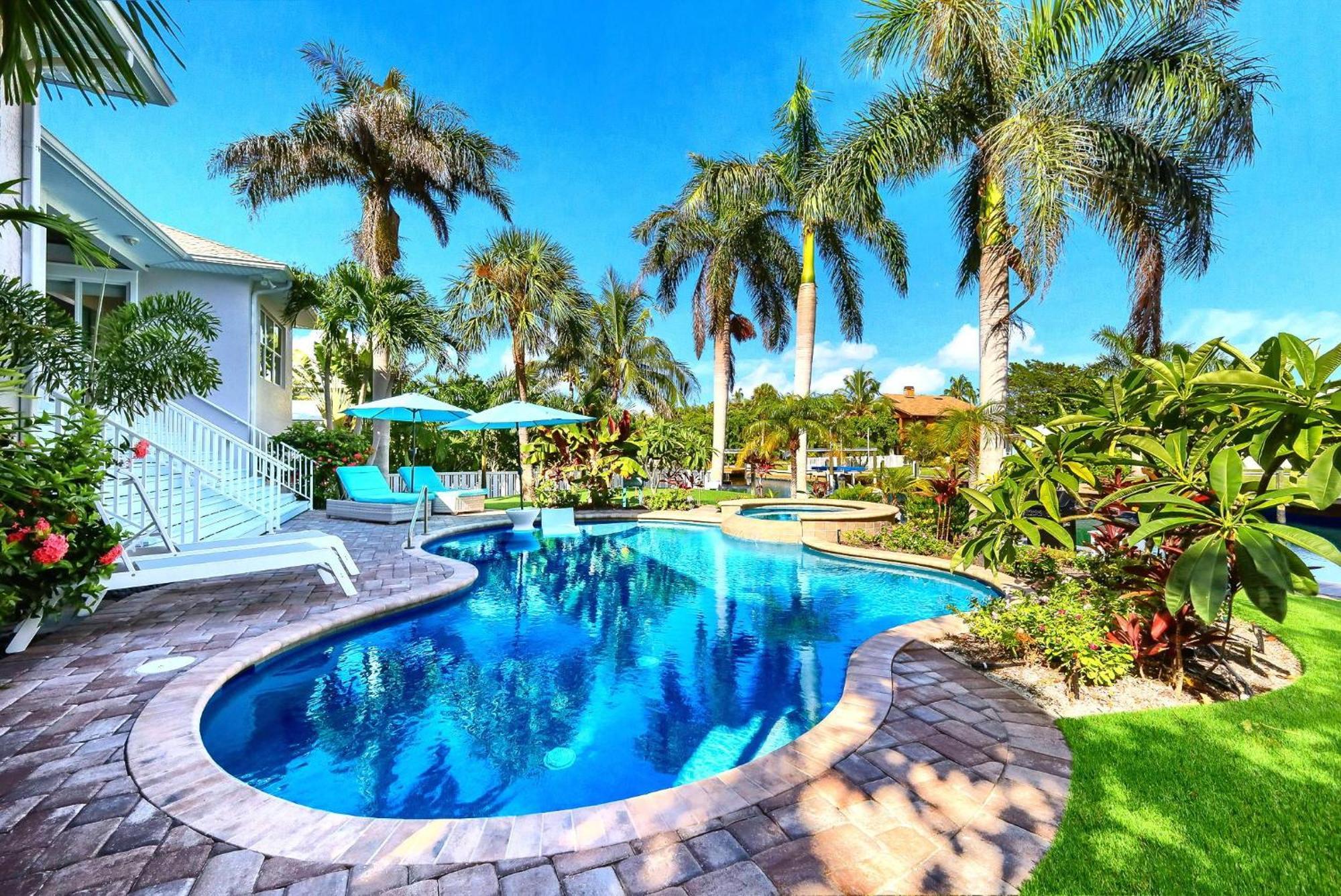 Villa Bikinis And Martinis Waterfront Canal à Anna Maria Extérieur photo