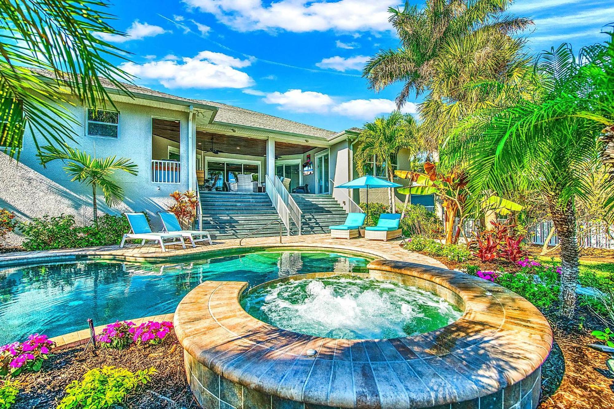 Villa Bikinis And Martinis Waterfront Canal à Anna Maria Extérieur photo
